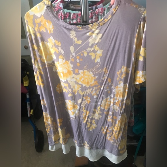Floral Blouse - Picture 2 of 3